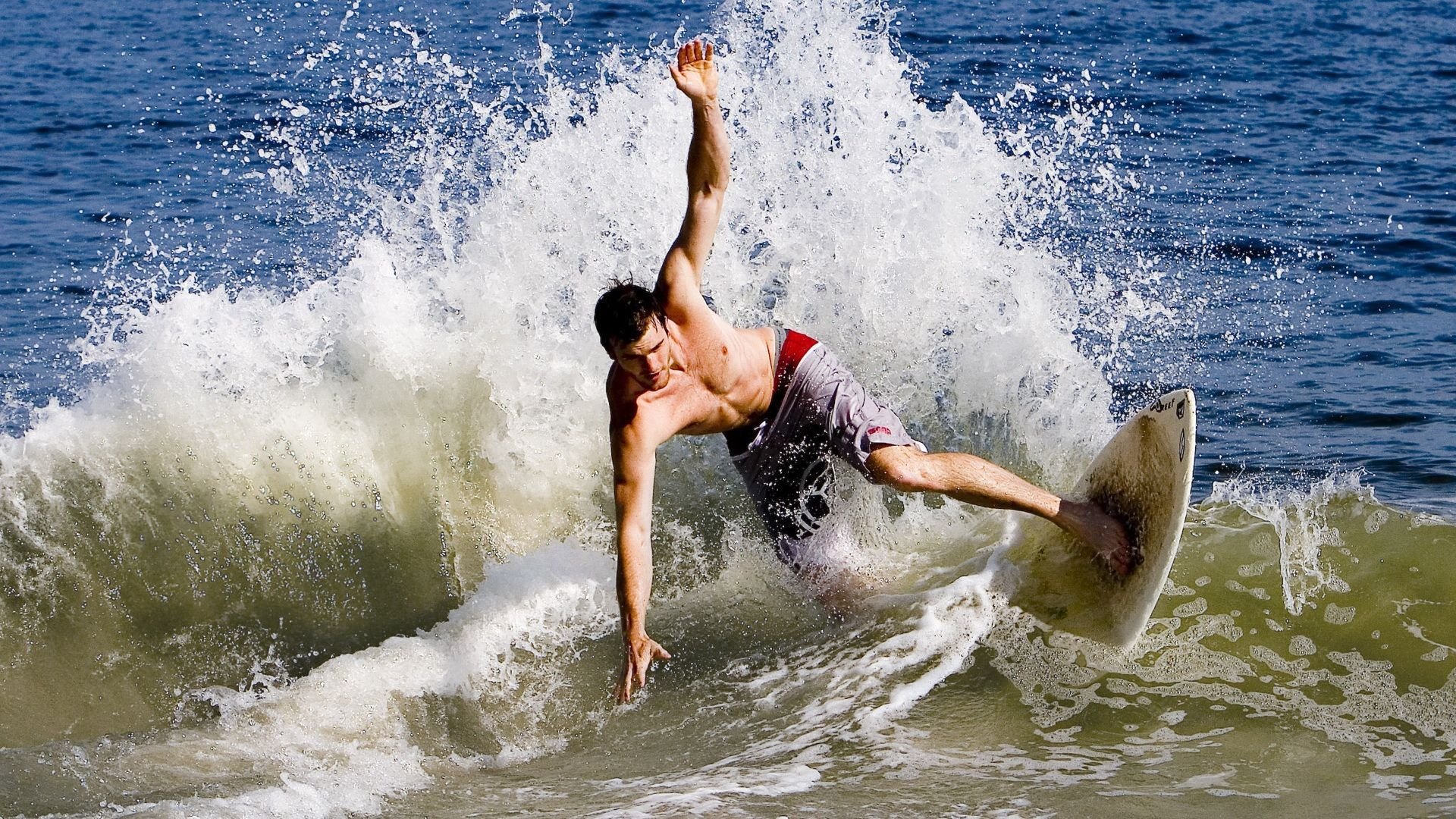 从美加墨焦点战到北京队开拓者,跨越时空的体育悬念终结艺术
