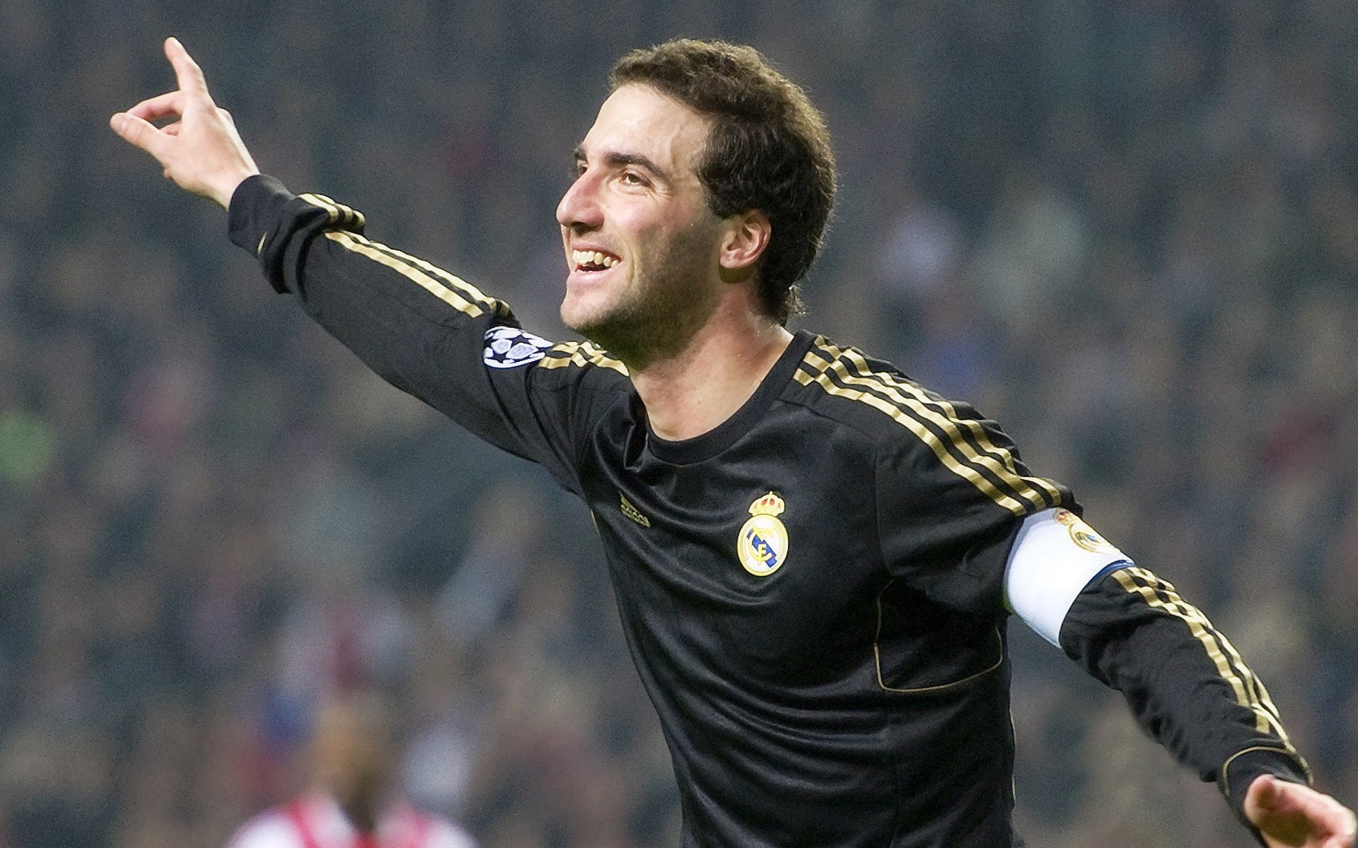 地缘棋局与绿茵传奇,日本资本入主委内瑞拉油田,阿尔瓦雷斯德甲绝杀定江山