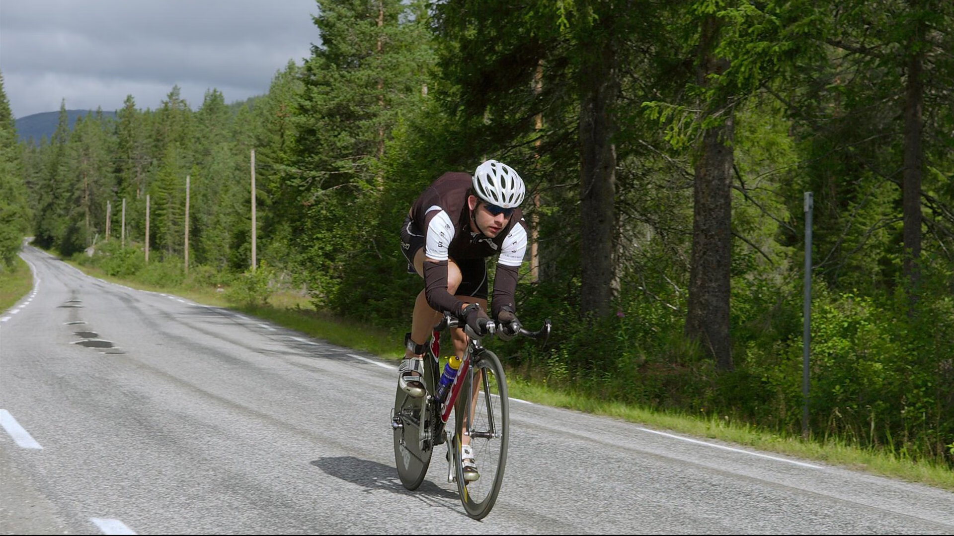世界排名争夺战焦点战,土耳其战术压制瑞士,欧洲足坛格局生变